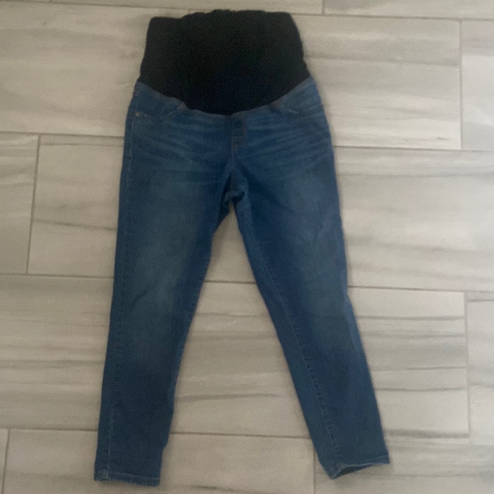 Good condition maternity jeans.